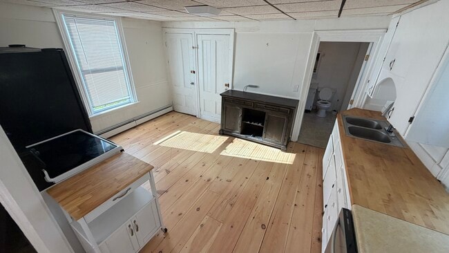 Building Photo - 67 Elm St