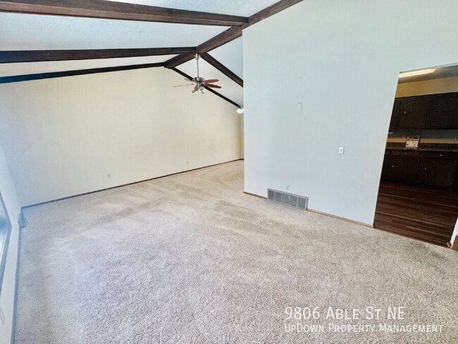 Foto del edificio - 9806 Able St NE