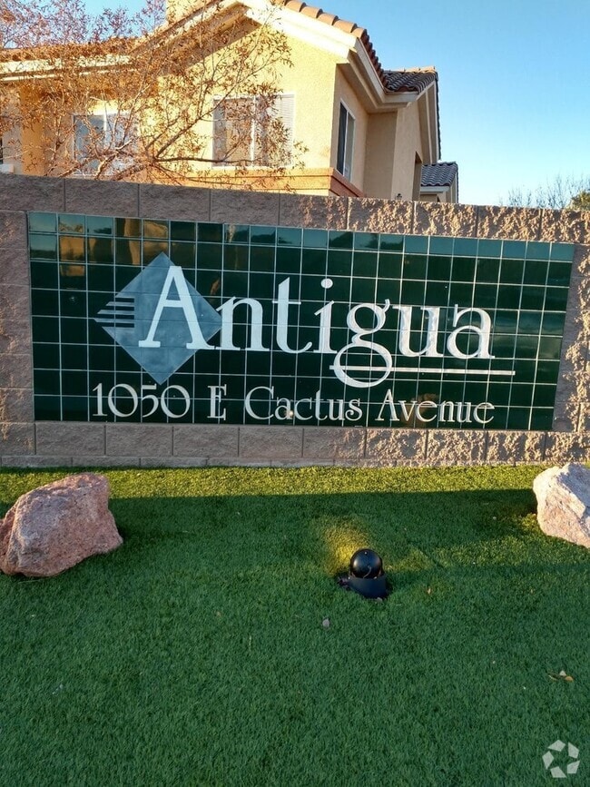 Building Photo - 1050 E Cactus Ave