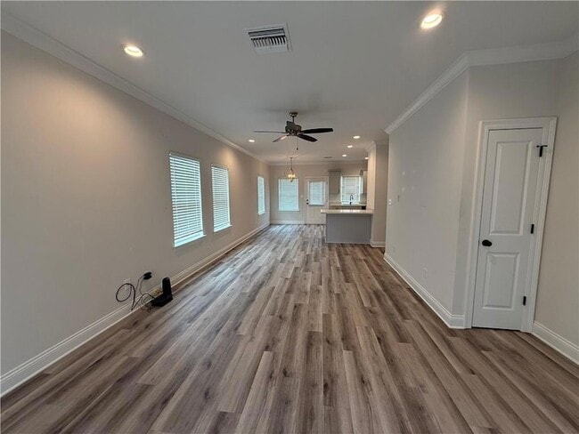 Building Photo - 57415 Oak Ave