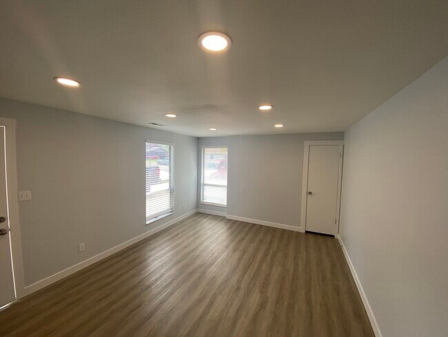 Building Photo - 1030 W 675 N