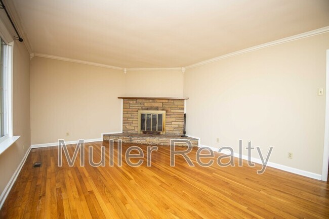 Building Photo - 7320 Westridge Dr