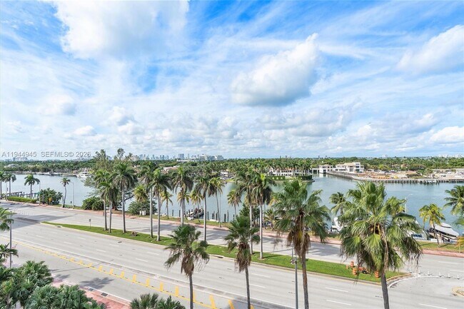 Foto del edificio - 5005 Collins Ave