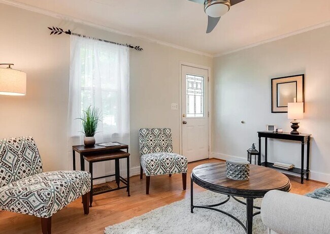 Foto del edificio - 8405 Brady Ave