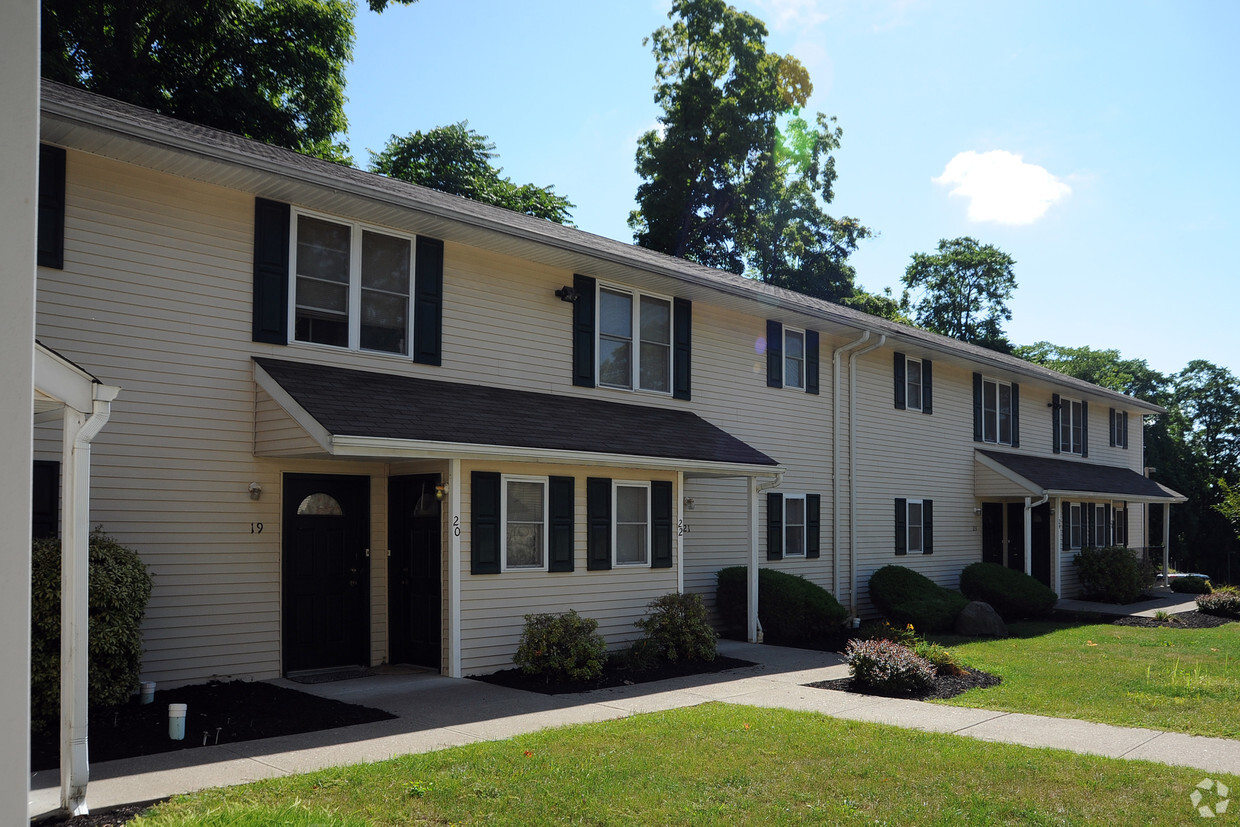 Building - Academy Hill Apartments