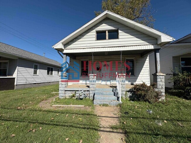 Building Photo - Two Bedroom House | New Flooring
