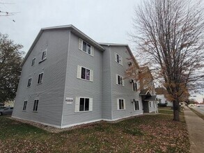 Building Photo - 216 West Ave