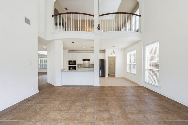 Building Photo - 3415 Highline Tr