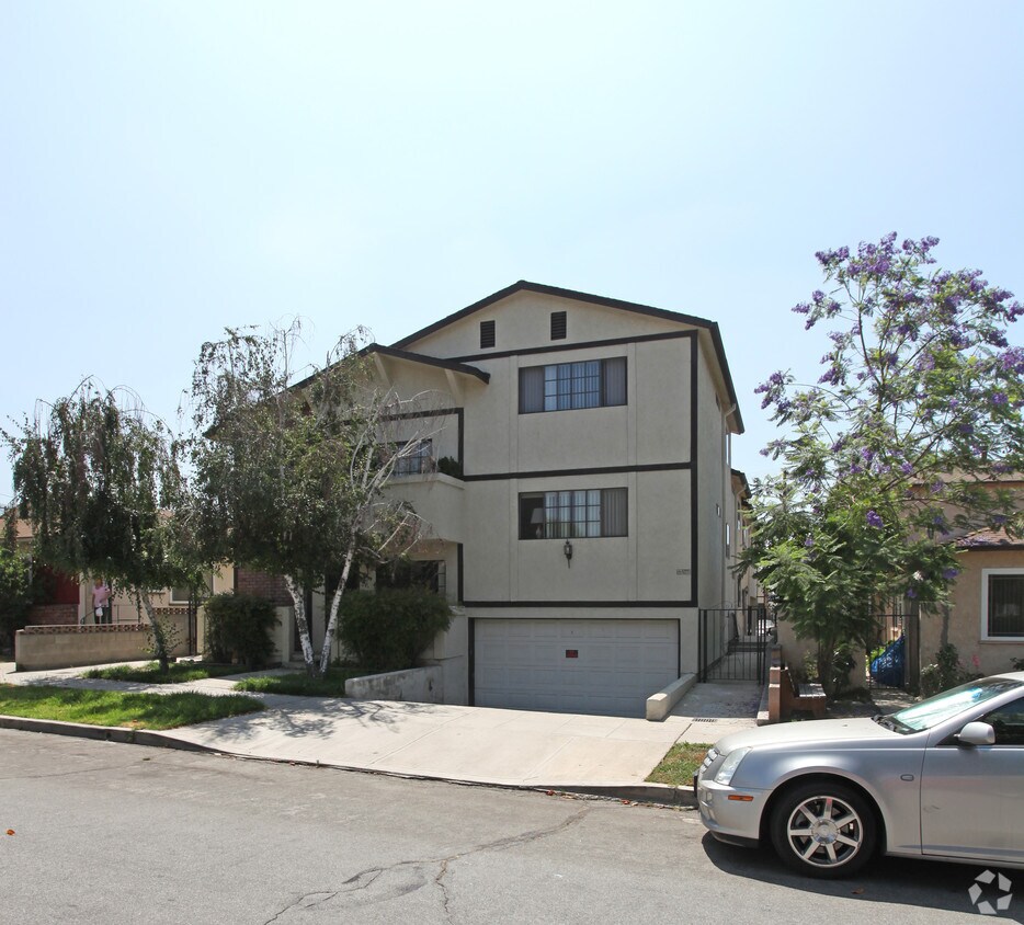 Primary Photo - 234 E Valencia Ave