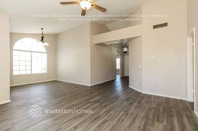 Building Photo - 11018 N 60th Dr