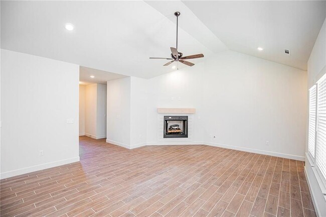 Foto del edificio - 1024 Parker Ln