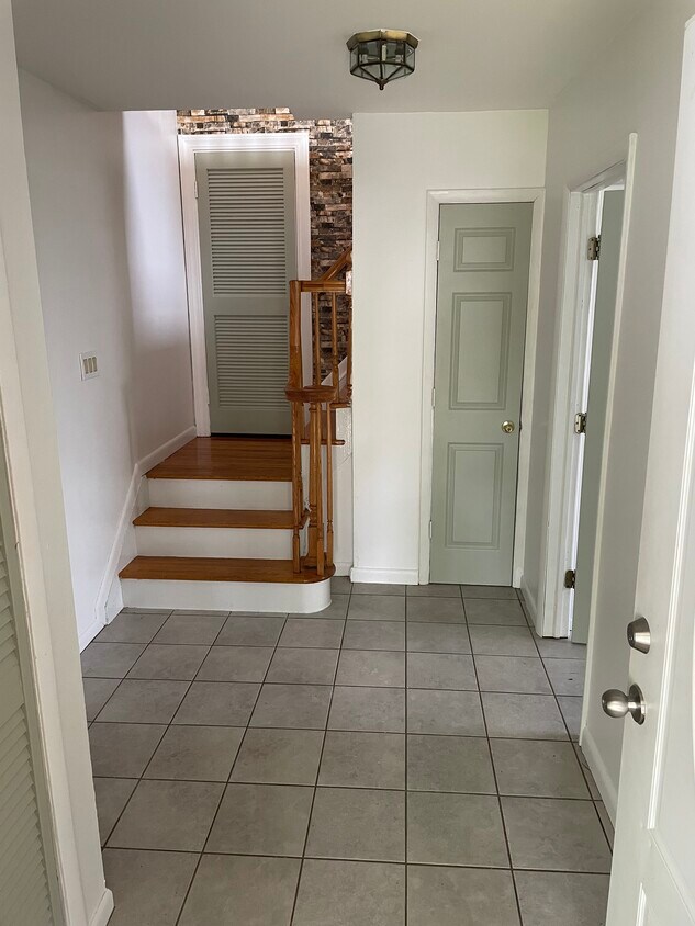 Main entrance - 29 Monroe Pl