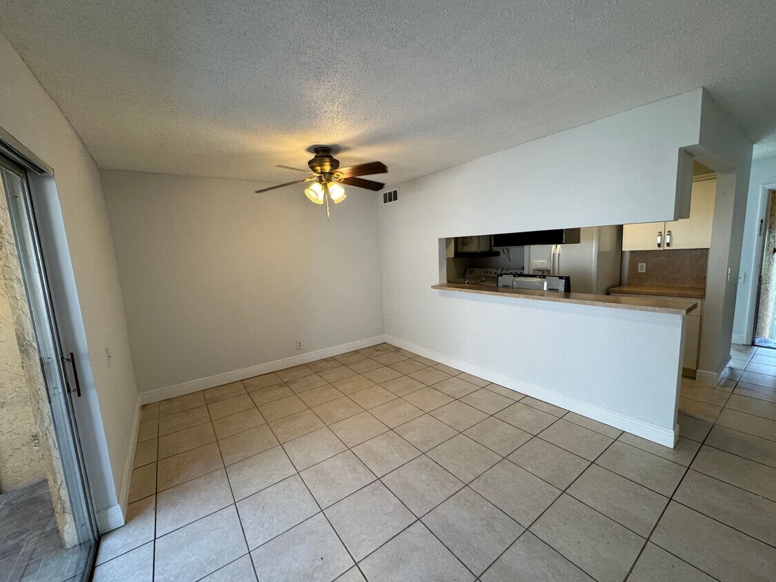 Photo - 4501 Treehouse Ln (Tamarac, FL)