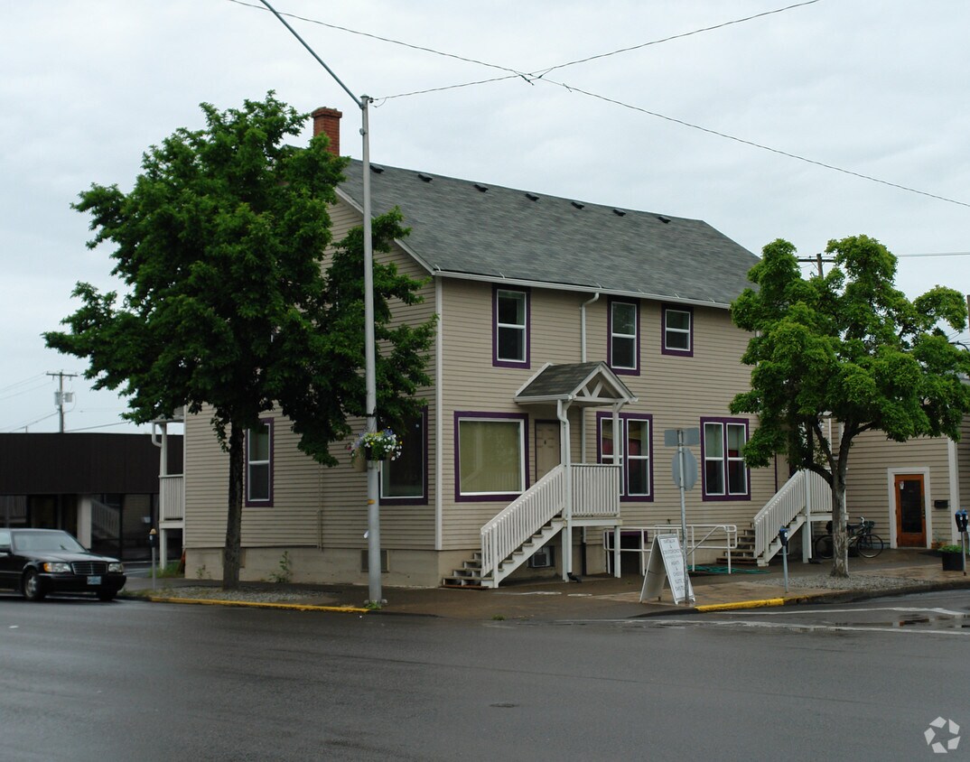 Primary Photo - 361 NW Jackson Ave