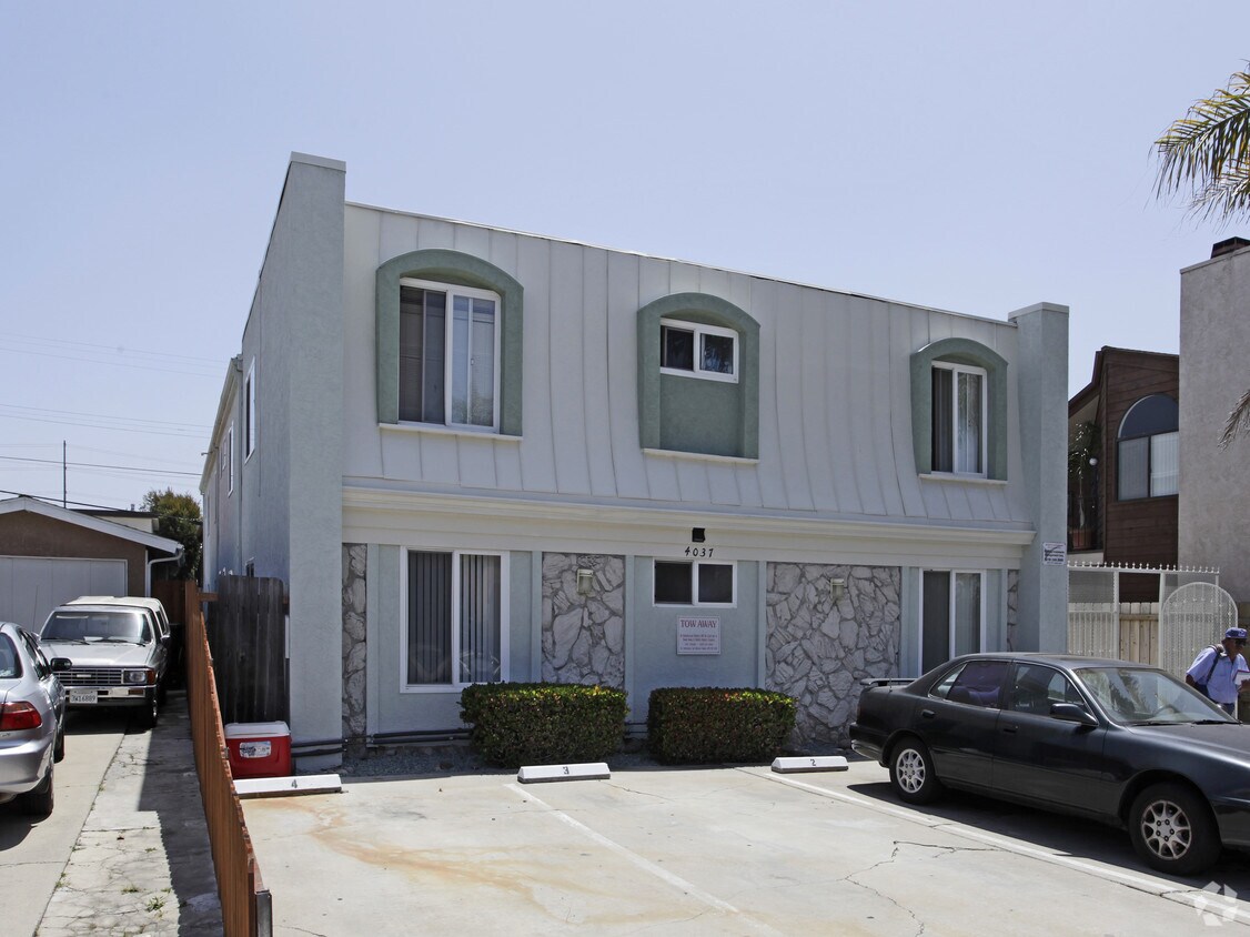 Building Photo - Crestone Villas