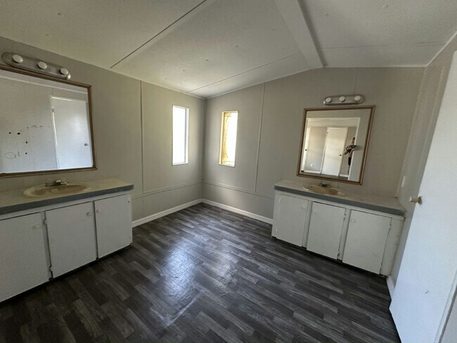 Foto del edificio - 11240 N Northwood Dr