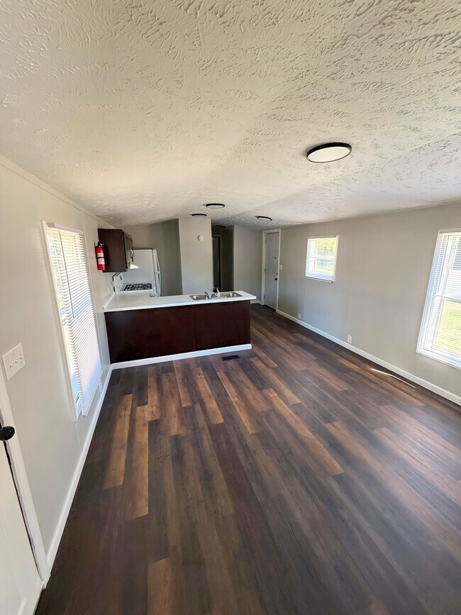 Foto del edificio - 11 Deerwood Park