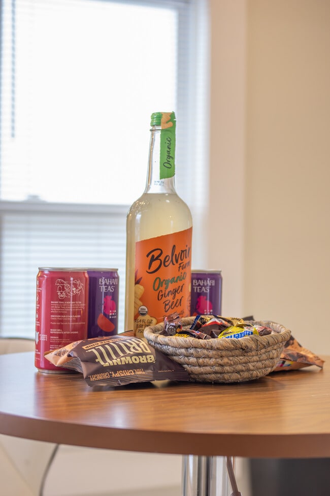 Building Photo - 61 Lamson St