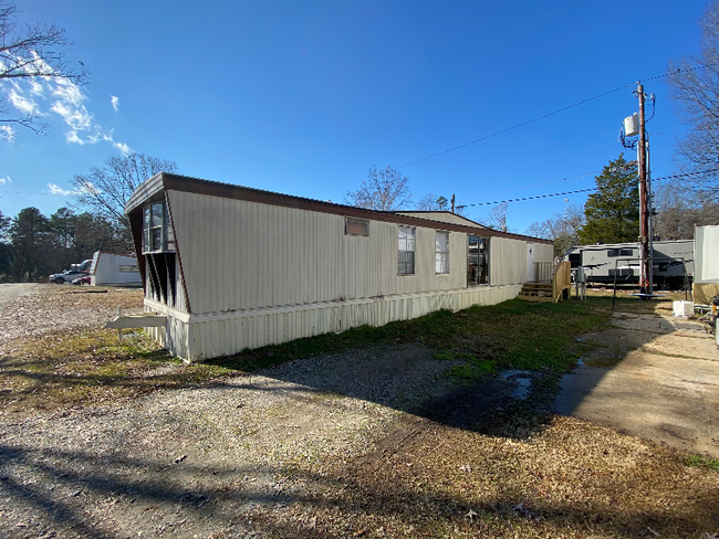 Building Photo - 3910 N Main St