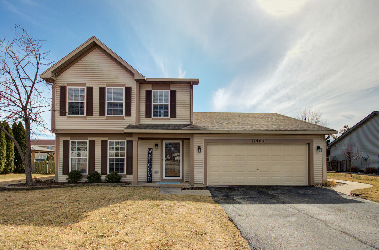 Primary Photo - 1504 Bluestem Ln