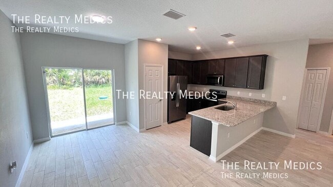 Foto del edificio - 712 Gibbons Rd SW