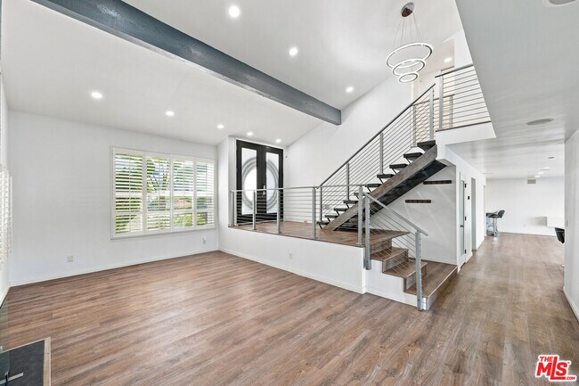 Building Photo - 4355 Chaumont Rd