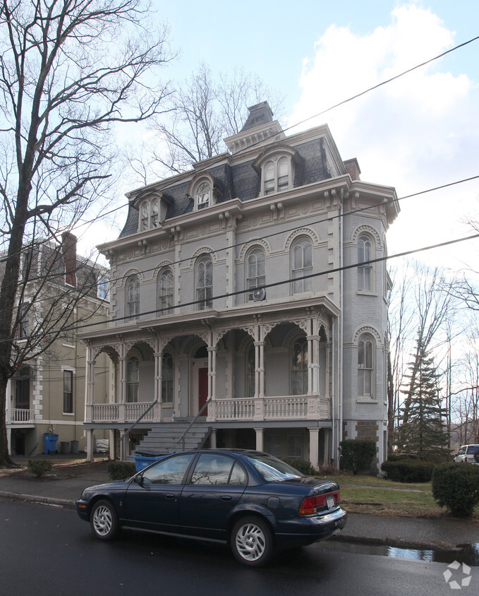 Primary Photo - 22 Stuyvesant St