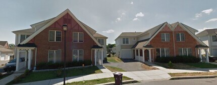 Building Photo - 2412 Thatcher St