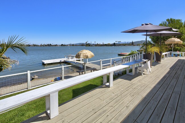 Building Photo - 256 Montego