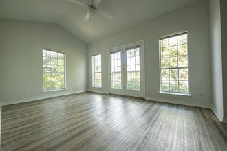 Building Photo - San Remo Apartments