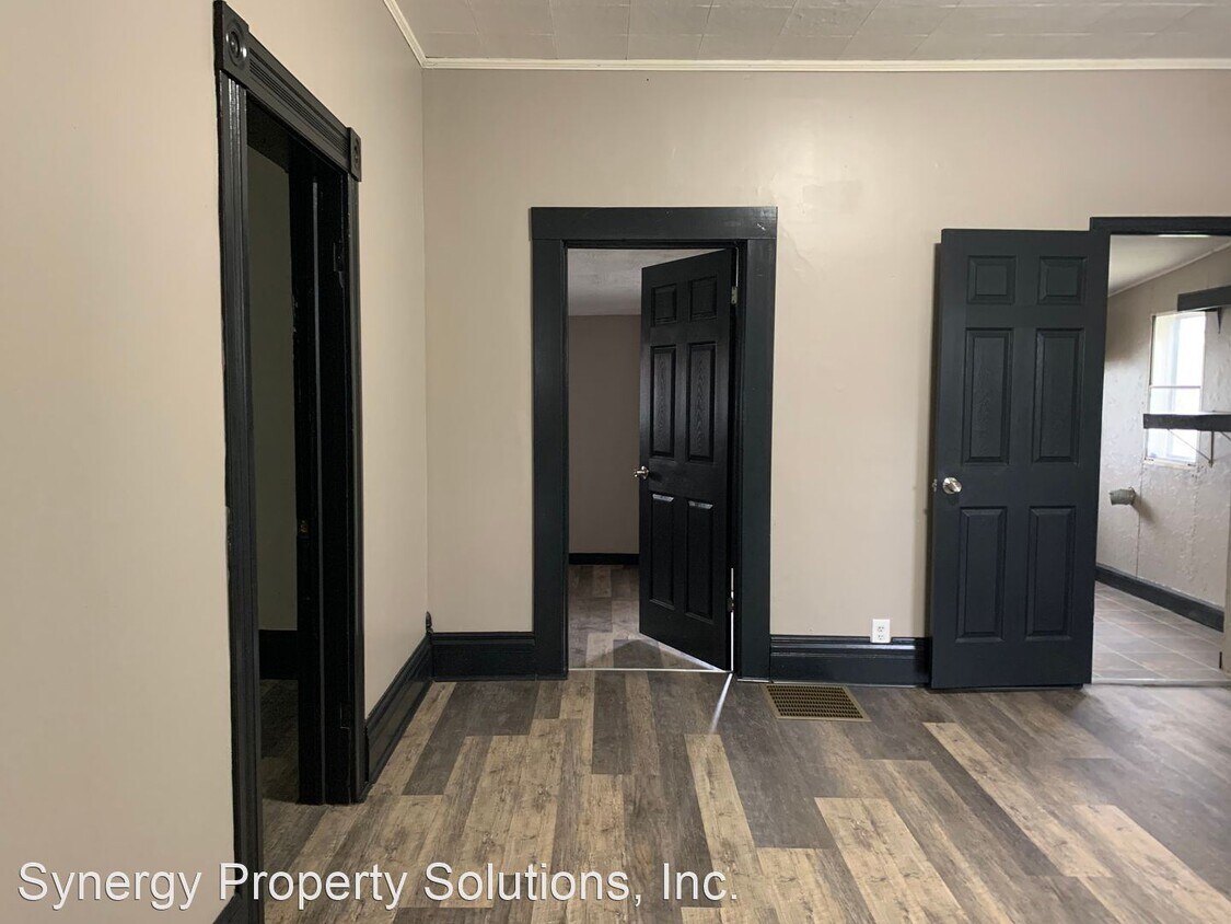 Foto principal - 5 br, 2 bath House - Big 4 bed 2 bath Rent...