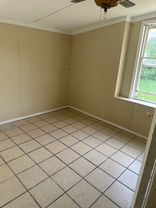 Foto del edificio - 3401 Lauren Dr