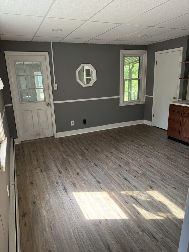 Kitchen - 803 E Street Rd