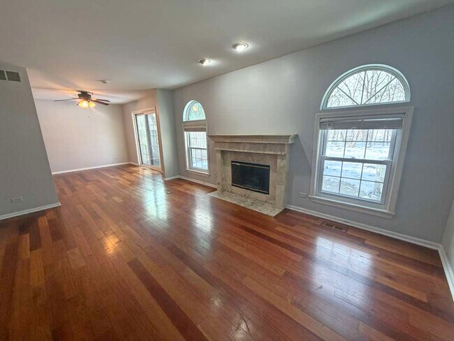 Foto del edificio - 124 Barton Cir