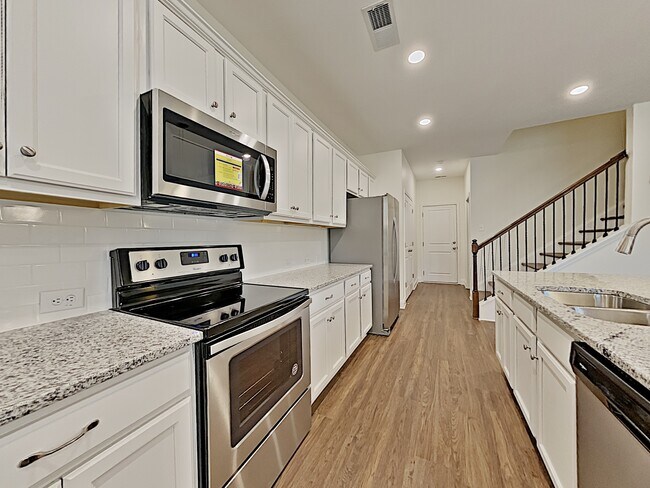 Building Photo - 407 Levon Ct