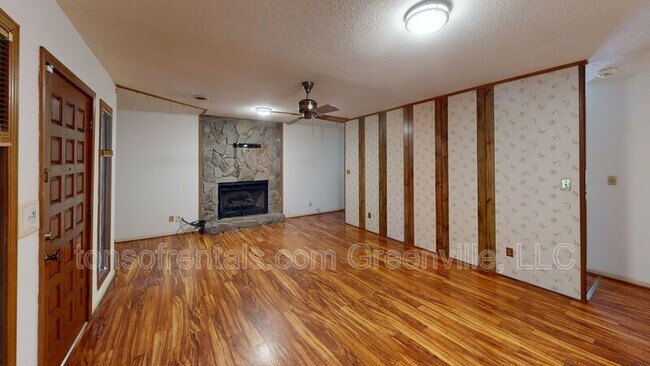 Foto del edificio - 102 Meadow St