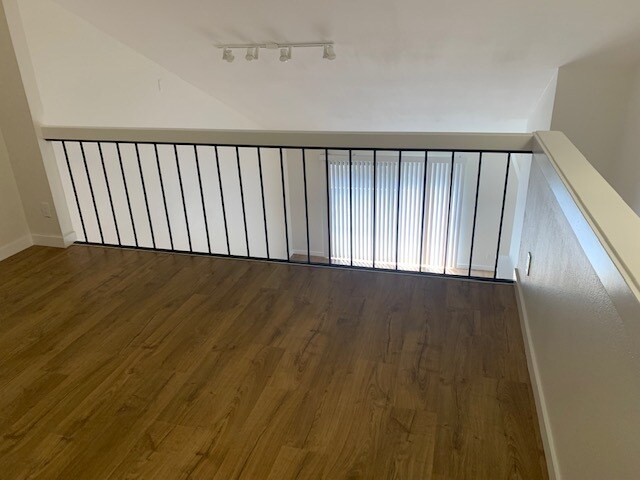 Foto del edificio - 84 Cypress Plz