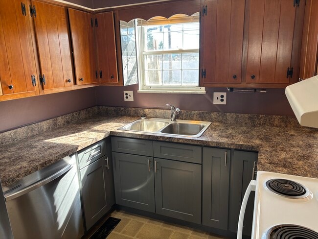 Dishwasher - 1416 Henley Rd