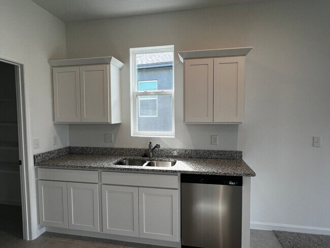 Foto del edificio - Hills of minneola 3 beds 2 baths single fa...