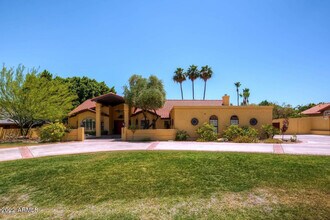 Building Photo - 3437 E Equestrian Trail