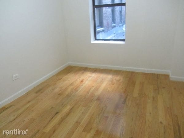 Building Photo - 4 br, 1 bath  - 560 W 165th St