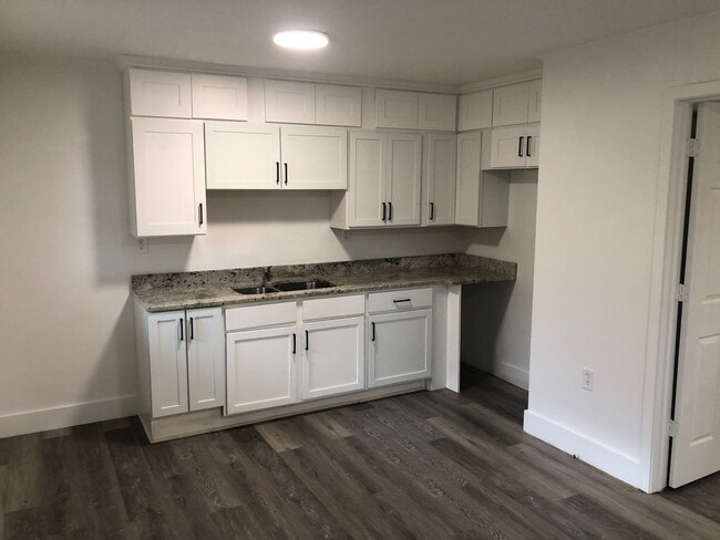 Building Photo - 1729-1731 Old Lynwood Circle