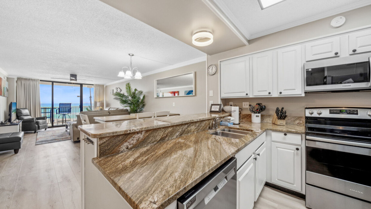Foto principal - 7205 Thomas Dr