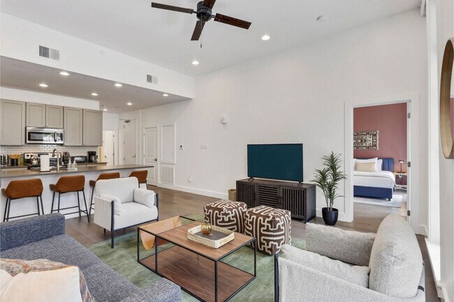 Building Photo - 127 Carondelet St