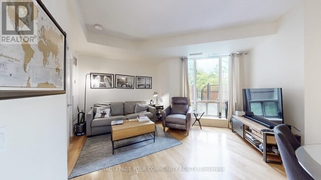 Photo du bâtiment - 455-455 Rosewell Ave