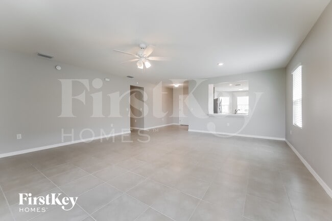 Building Photo - 27993 Arrowhead Cir