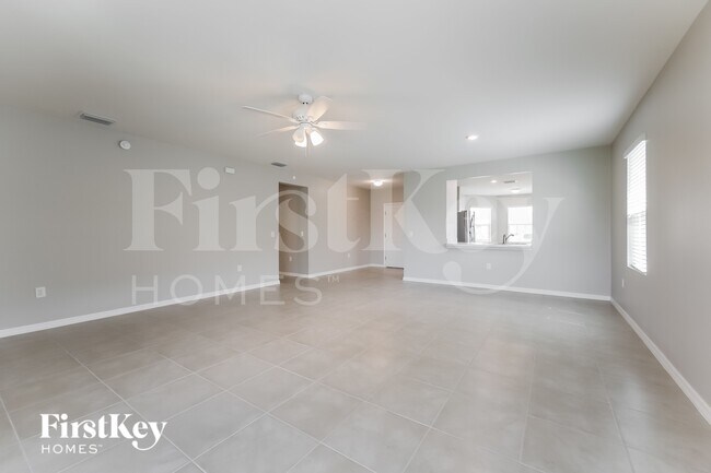 Foto del edificio - 27993 Arrowhead Cir