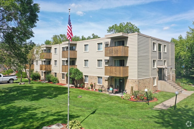 Building Photo - North Shore Apartments