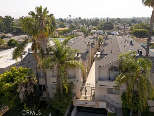 Building Photo - 7020 Lennox Ave
