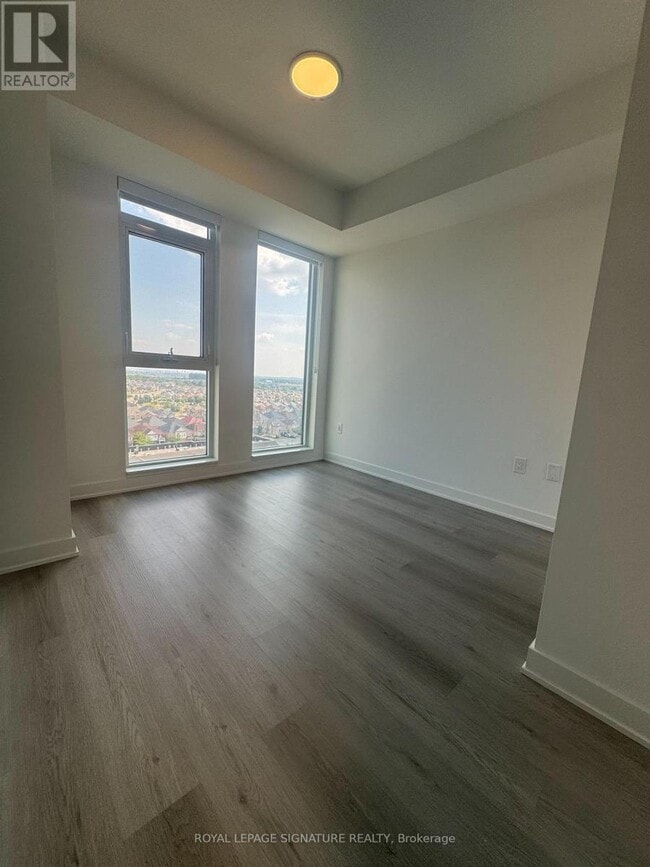 Building Photo - 40-1140 Lagerfeld Dr